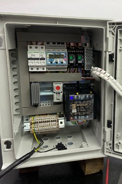 DINAKSA sistema limitador electríco en armario interior